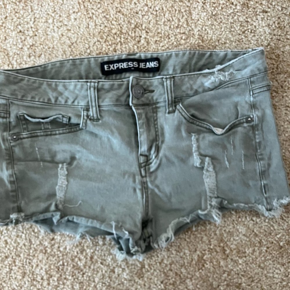 5/$15 Express Army Green Shortie Stretch Distressed Shorts Size 6